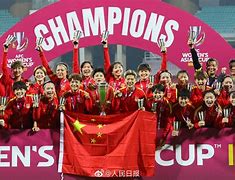 中国女足在比赛中展现出高超球技