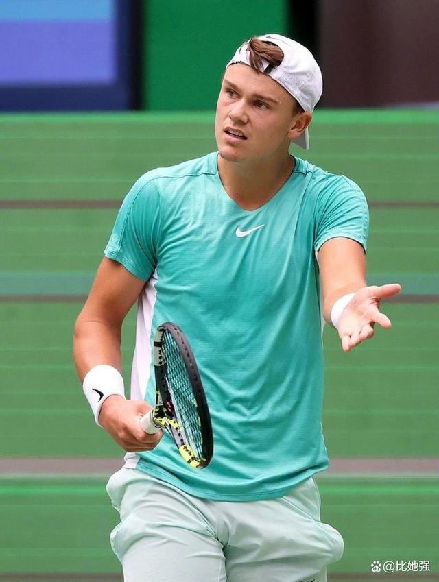 关于德约科维奇连续二十场比赛得分超过战术调整，曼联挑战极限！的信息