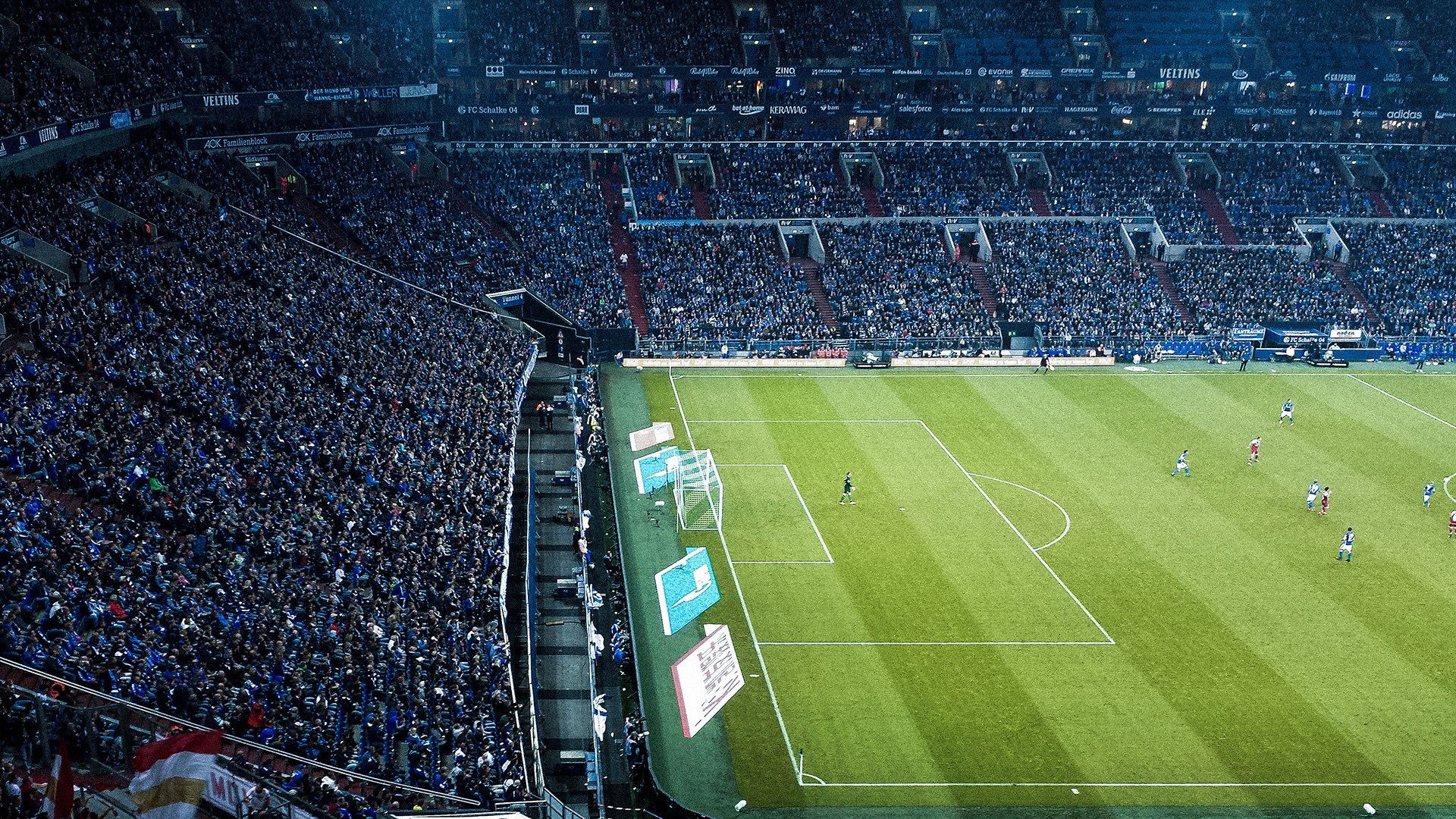 姆巴佩重返赛场,反败为胜首场状态出色,中国队观众沸腾!赛场气氛高涨