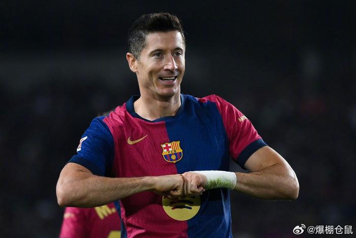 莱万多夫斯基爆冷击败巴塞罗那,关键助攻引爆全场!的简单介绍