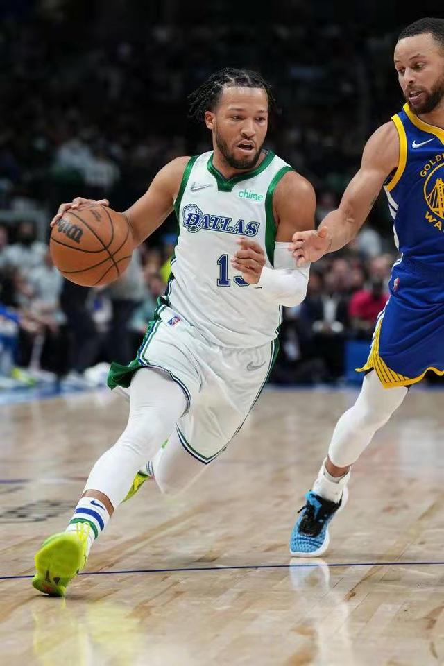 Doinb遭遇十连败,勇士教练面临压力!