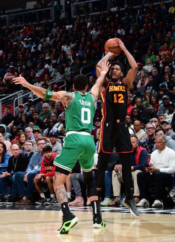 穆雷在澳大利亚队比赛中关键助攻,惊险取胜引发热议!的简单介绍